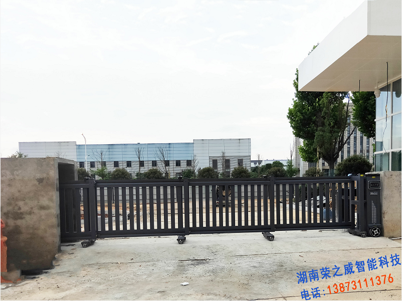 長(zhǎng)沙伸縮門,長(zhǎng)沙電動(dòng)門,長(zhǎng)沙電動(dòng)伸縮門,長(zhǎng)沙伸縮門,長(zhǎng)沙電動(dòng)伸縮門廠